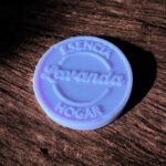 Jabón artesanal de glicerina con aceite esencial de lavandín pequeño